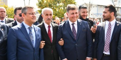 CHP İZMİR'DE YİNE SANDIK ÇAĞRISI YAPTI. ÖZGÜR ÖZEL 'SANDIĞA GİDİN' DEDİ