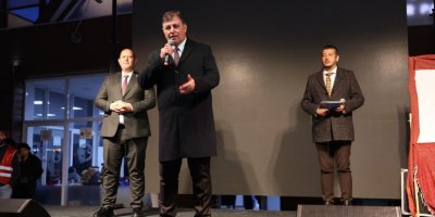 EMEKÇİSİNE MAAŞ VERMEYEN CEMİL TUGAY ' VİCDANLI SİYASETÇİLERE GÖREV VERİLMESİNİ' İSTEDİ