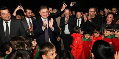 'ONURUMDUR'DEDİĞİ KARŞIYAKA STADI'NA 5 YIL ÇİVİ ÇAKMAYAN CEMİL TUGAY 'BAŞKAN' SEÇİLİRSE STADI YAPACAKMIŞ