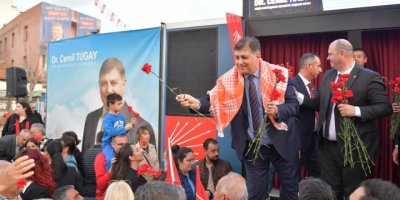 CEMİL TUGAY İZMİRLİLERİ CUMHURİYET MEYDANINA ÇAĞIRDI