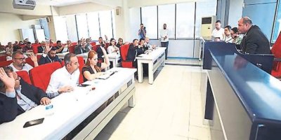 MENDERES BELEDİYESİ'NDE RANT KAVGASI ERKEN BAŞLADI. KOZLARINI OTELDE PAYLAŞTILAR