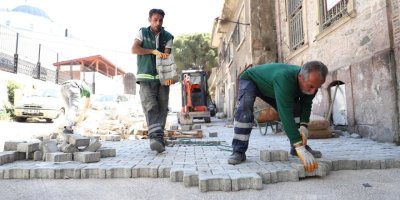 KONAK'TA YOL VE KALDIRIM SEFERBERLİĞİ