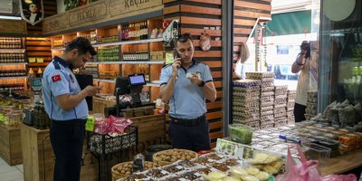 KARŞIYAKA'DA 1 AYDA 4 BİN İŞYERİNE DENETİM