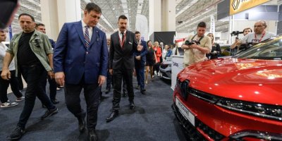 İZMİR FUARLARIYLA EKONOMİYE CAN VERİYOR