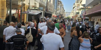 MHP KARŞIYAKA'DA AŞURE DAĞITTI