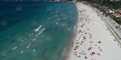 ÇEŞME 1 MİLYON KİŞİYİ AĞIRLADI...TATİLCİNİN TERCİHİ EGE OLDU.