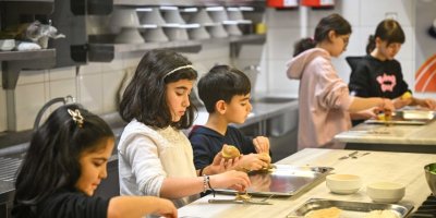 BORNOVA'DA MİNİK ŞEFLER İŞ BAŞINDA