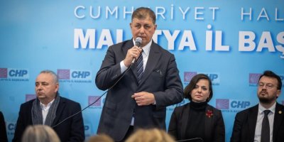 CEMİL TUGAY: 'İZMİR'DE KALPLER DEPREM BÖLGESİ İÇİN ATIYOR'