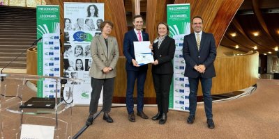 KONAK'A AVRUPA'DAN DEMOKRASİ ÖDÜLÜ