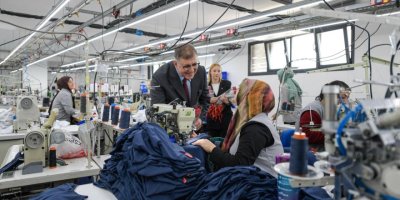 CEMİL TUGAY EMEKÇİ KADINLARLA BULUŞTU