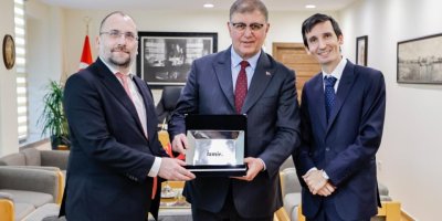 CEMİL TUGAY İTALYANLARI AĞIRLADI