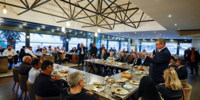 CEMİL TUGAY ROMAN VATANDAŞLARLA BİR ARAYA GELDİ