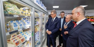 İZMİR'DE UCUZ MARKET DÖNEMİ BAŞLADI