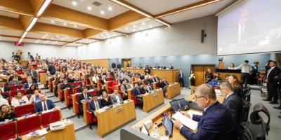 CEMİL TUGAY: ' BİZİM İZMİR'DE BİR ANLAYIŞI DEĞİŞTİRMEMİZ LAZIM'