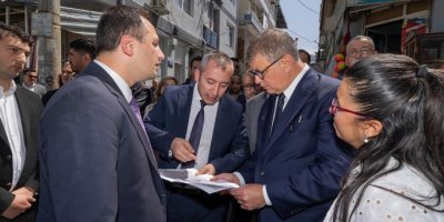 HANGİ BELEDİYE BAŞKANIN SAYIN TUGAY...TUGAY: ' BELEDİYE BAŞKANLARIMIZ TARİH YAZIYOR'