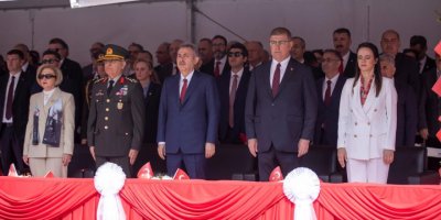 İZMİR'DE 23 NİSAN COŞKUSU