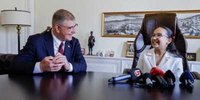 ÇOCUK BAŞKAN 'DOĞA' DEDİ CEMİL TUGAY HİÇ SIKILMASI