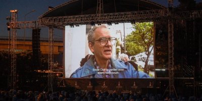 İZMİR'DE AÇIK HAVADA SİNEMA KEYFİ BAŞLADI