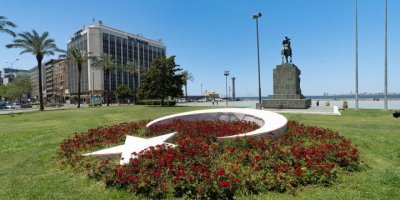 İZMİR'E YAZLIK DOKUNUŞ