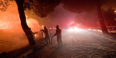 İZMİR'DE YANGINLAR İKİNCİ GÜNE GİRDİ. TUGAY'DAN TEŞEKKÜR VAR