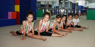 KARŞIYAKA'DA EĞLENCE BİTMİYOR