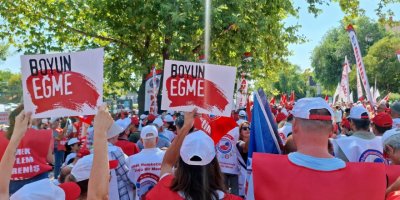 İŞÇİ SOKAĞA İNDİ...4 MİLYON EMEKÇİ İŞ BIRAKTI