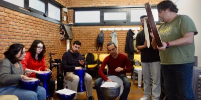 İZMİR'DE ÜCRETSİZ MÜZİK KURSLARI