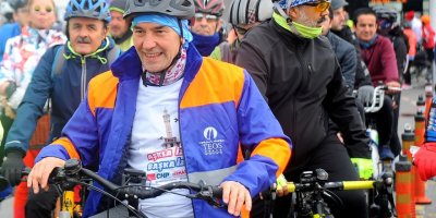 TUNÇ SOYER'DEN BİSİKLETLİ SİYASET