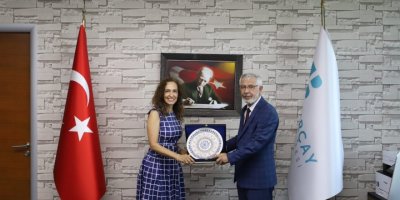 GÜLER MİSİN AĞLAR MISIN?  ÇÖP TOPLAMAYAN KARŞIYAKA BELEDİYESİ 'BİLİM MERKEZİ' AÇIYOR