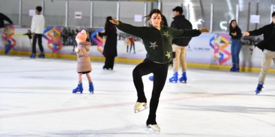 İZMİR'İN BUZ PİSTİ YENİ DÖNEME HAZIR