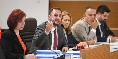 BORNOVA BELEDİYESİ'NİN BÜTÇESİNE ONAY ÇIKTI