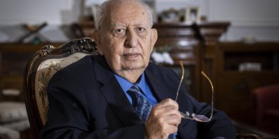 Eski TBMM Başkanı Cindoruk hayatını kaybetti