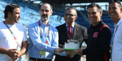Montella'ya 'Doğum Günü' Sürprizi