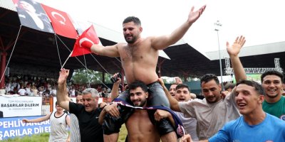 Kırkpınar Yağlı Güreşleri'nde başpehlivan Erkan Taş oldu