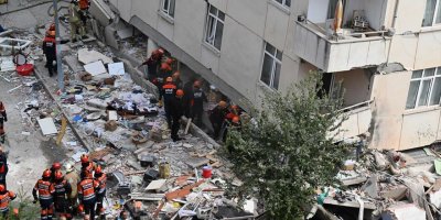İstanbul'da çöken bina sonrası gözaltılar başladı