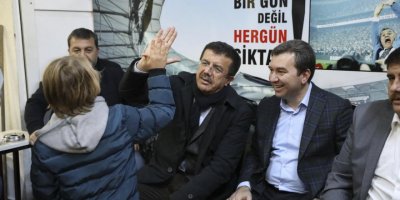 NİHAT ZEYBEKÇİ: İZMİR'DE MARKALAR YARATACAĞIZ