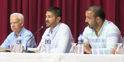 FOÇA'DA ESNAF BELEDİYE BULUŞMASI..4,5 SAAT SÜRDÜ