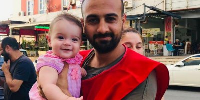 CHP'Lİ GÜMRÜKÇÜ'NÜN İŞTEN ÇIKARTTIĞI CHP'LİNİN KIZININ TÜM CHP'LİLERE SELAMI VAR