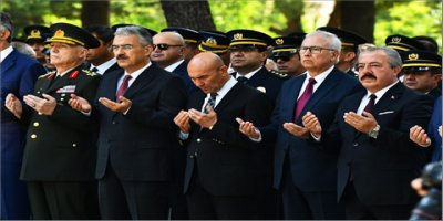 TUNÇ SOYER 15 TEMMUZ ŞEHİTLERİNİ ANDI