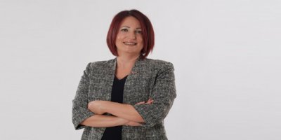 KENDİSİNİ ÇİFTE MAAŞA BAĞLADIĞI İDDİA EDİLEN BAŞKAN HALA KIZINI MÜDÜR YAPMIŞ...