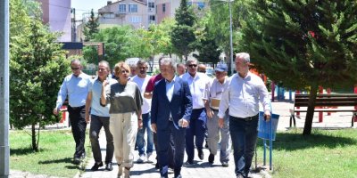 BORNOVA'DA SORUNLAR YERİNDE ÇÖZÜLÜYOR