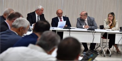 İZMİR BÜYÜKŞEHİR BELEDİYESİ'NDE ESNAF ZİRVESİ