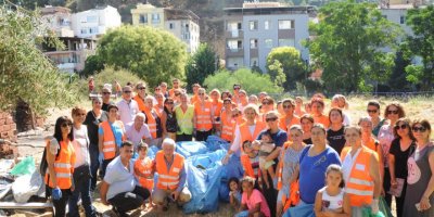 BALÇOVA'DA 7'DEN 77'YE HERKES TEMİZLİK SEFERBERLİĞİNDE