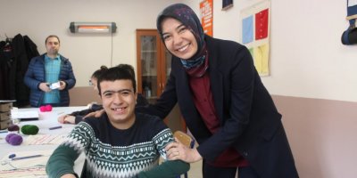 AYŞEN ZEYBEKÇİ: İZMİR'DE ENGELLERİ BİRLİKTE AŞACAĞIZ