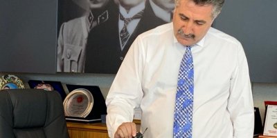 BAYRAKLI BELEDİYE BAŞKANI'NIN ODASINDA DİNLEME CİHAZI BULUNDU