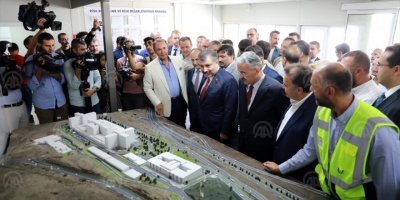 BAKAN KOCA İLE BİNALİ YILDIRIM İZMİR ŞEHİR HASTANESİ'Nİ İNCELEDİ