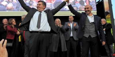 TUNÇ SOYER ÇEŞME'DE..SOYER: ÇEŞME'DE ÖNCE ALT YAPIYI ÇÖZECEĞİZ