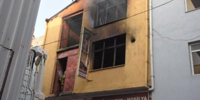 İzmir'de mobilya atölyesinde yangın