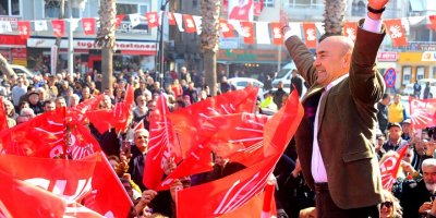 TUNÇ SOYER BERGAMA'DA.. SOYER: BERGAMA TARIM İÇİN ÇOK BÜYÜK POTANSİYEL