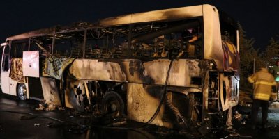 İzmir'de seyir halindeki otobüste yangın çıktı